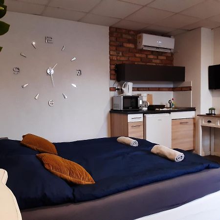 Ady Apartman Tata Esterno foto