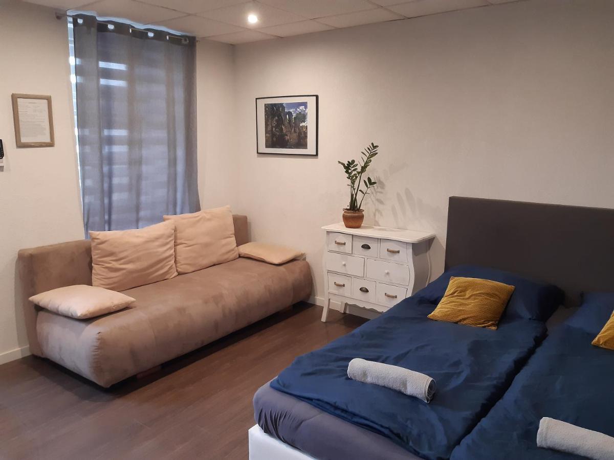 Ady Apartman Tata Esterno foto