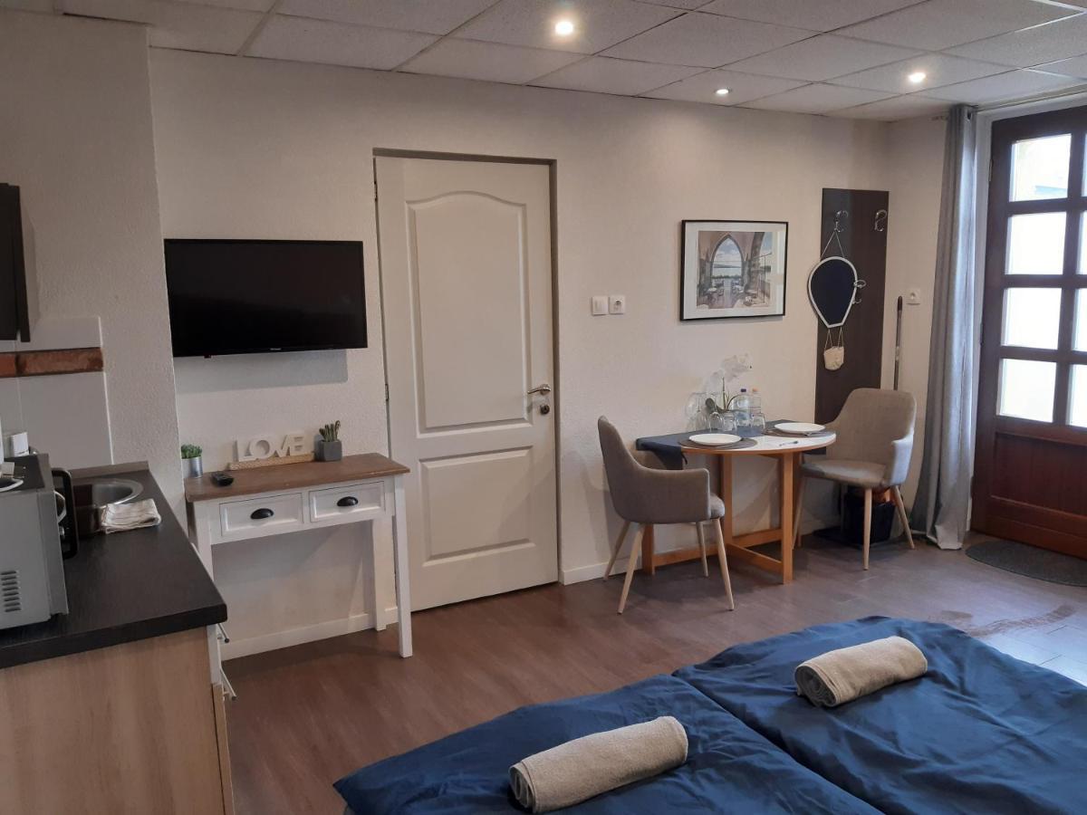Ady Apartman Tata Esterno foto
