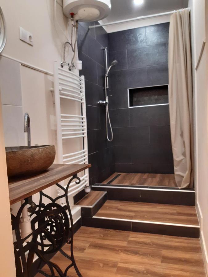 Ady Apartman Tata Esterno foto
